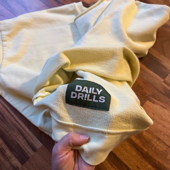 Daily Drills Wkendr x Hailey Polk Cropped Sleeve Crew & Boxer Super Shorts Set - Picture 7 of 14